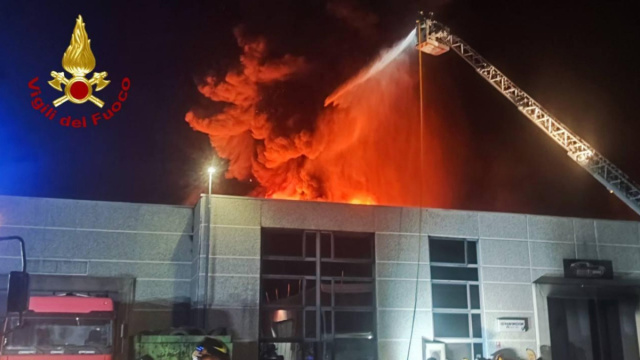 Incendio distrugge il capannone dell'azienda del sindaco di Malo ... &copy; Creative Commons
