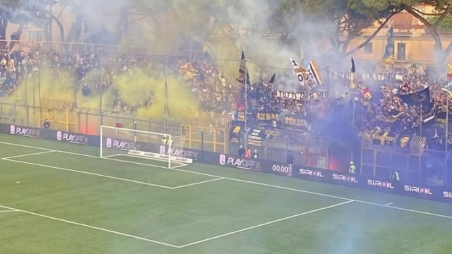 La curva della Juve Stabia @ foto Fb