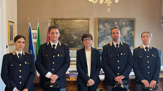 POLIZIA DI STATO: ASSEGNATI A GENOVA 8 NUOVI COMMISSARI - Questura ... &copy; Creative Commons