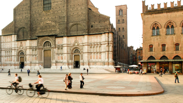 San Petronio, la basilica che racconta la storia di Bologna &copy; Creative Commons