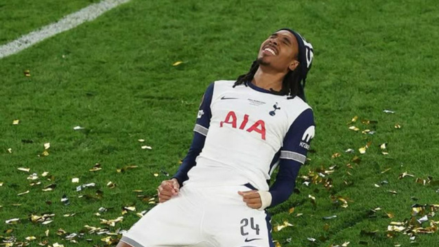 Spence con la maglia del Tottenham. Profilo Instagram&copy;