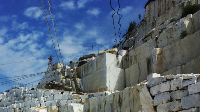 Visitare le cave di marmo di Carrara in fuoristrada - Viaggi Verde ... &copy; Creative Commons