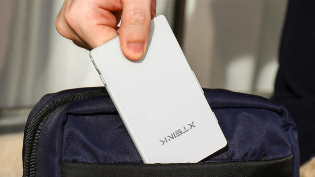 Xteink X4 Pocket eReader - Nero Spaziale  Acquista Ora &copy; Creative Commons