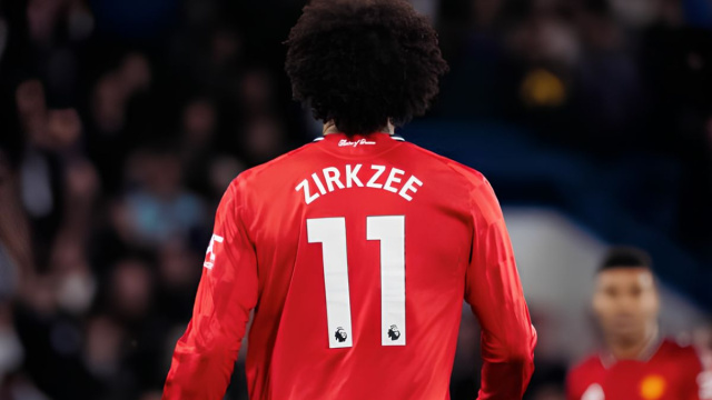 J. Zirkzee con la maglia dello United profilo Instagram @zirkzee