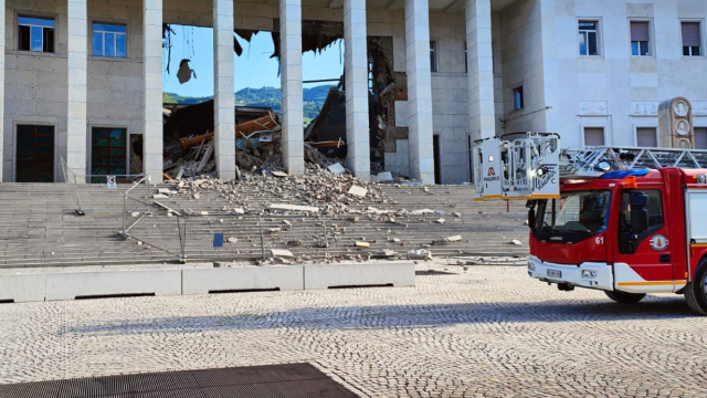 Bolzano, crolla parte del palazzo del tribunale in ... &copy; Creative Commons