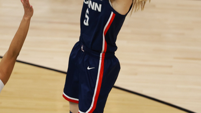 File:Paige Bueckers, South Carolina (cropped).jpg - Wikipedia &copy; Creative Commons