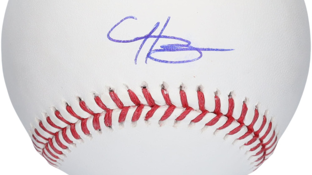 Hunter Greene Cincinnati Reds Autografato Baseball &copy; Creative Commons