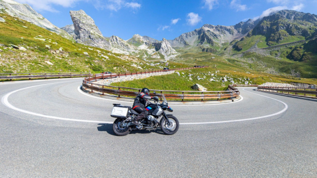 Itinerari in moto in Valle d'Aosta &copy; Creative Commons
