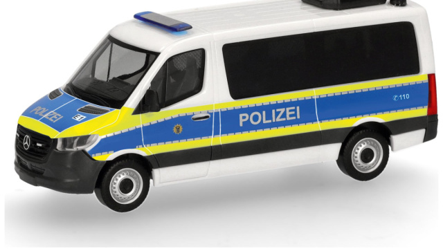 Herpa 099769 Scala H0 MB Sprinter 18 tetto piatto "Polizia di ... &copy; Creative Commons