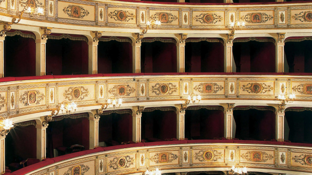 Il Teatro dell'Aquila di Fermo - Visit Fermo &copy; Creative Commons