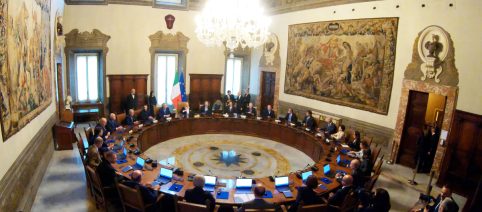 Cdm oggi sul caro carburanti: in arrivo un decreto ponte per il diesel