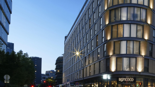 Hotel Parigi  voco Paris &ndash; Porte de Clichy &copy; Creative Commons