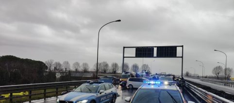 Tamponamento tra due Tir sull'A4: un ferito e traffico in tilt