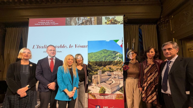 Sistema Irpinia a Parigi con la Regione Campania per la &ldquo;Settimana ... &copy; Creative Commons