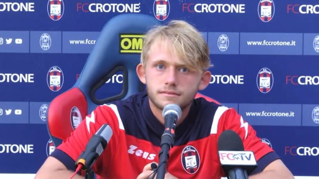 Zak Ruggiero con la maglia del Crotone - &copy; FcCrotone