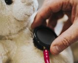 Bambino ricoverato, si cerca una soluzione - &copy; Freepik.Com