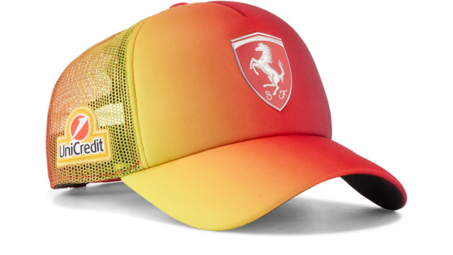 Cappellino in edizione speciale della Scuderia Ferrari Lewis ... &copy; Creative Commons