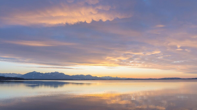 Spiaggia al tramonto (&copy;pixabay.com)