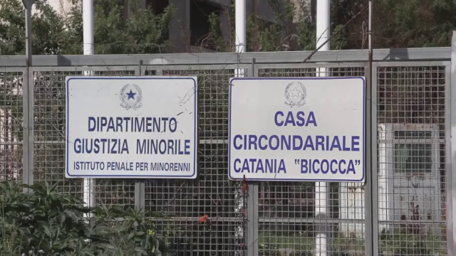 CATANIA - CARCERE BICOCCA, 4 AGENTI FERITI - Video Mediterraneo &copy; Creative Commons