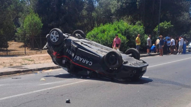 Violento schianto a Fregene, si ribalta l'auto dei carabinieri ... &copy; Creative Commons