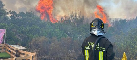 Incendio a Padru, Gallura: due Canadair ed elicotteri in azione