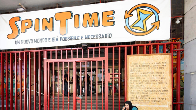 Incendio allo Spin Time Labs di Roma: presidio per evitare lo ... &copy; Creative Commons