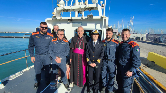 La Guardia Costiera di San Benedetto accoglie in visita il Vescovo ... &copy; Creative Commons