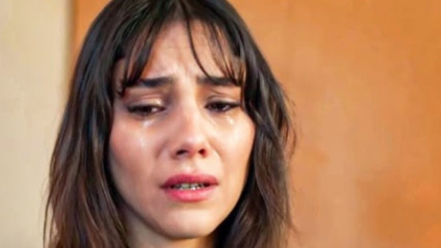 Zerrin di Far Away &copy; Screenshot/Mediaset.