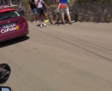Isaac Del Toro fermo a bordo strada - &copy; Screenshot Eurosport
