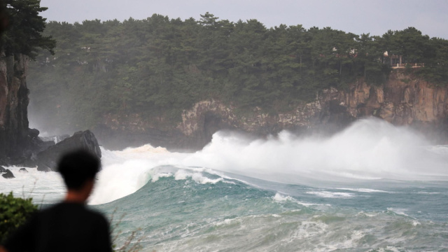 Il super tifone Bavi si avvicina a Guam e alle Marianne, raffiche ... &copy; Creative Commons