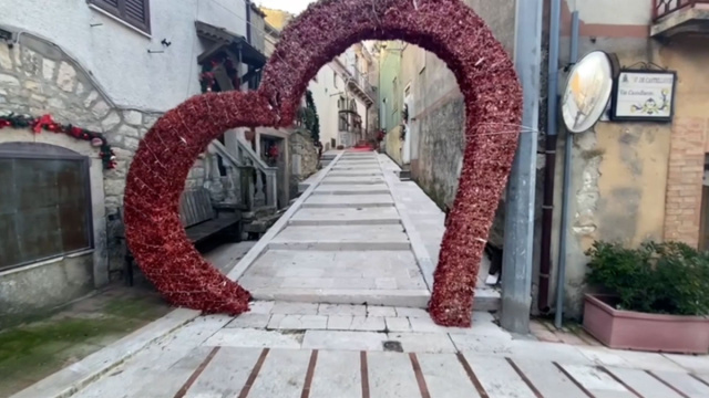 Celle di San Vito, nel pi&ugrave; piccolo comune della Puglia volti e ... &copy; Creative Commons