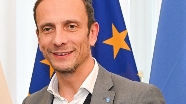 File:Massimiliano Fedriga in 2024.jpg - Wikipedia &copy; Creative Commons