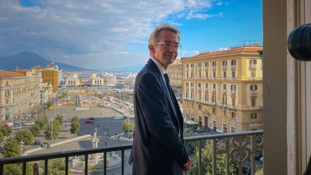 Il sindaco Manfredi e la nuova giunta comunale di Napoli - Openpolis &copy; Creative Commons