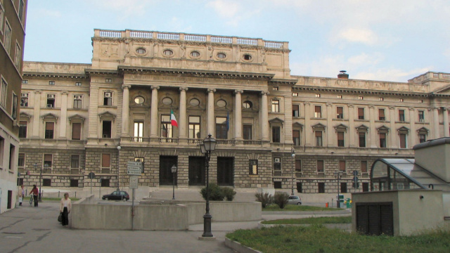 Palazzo di Giustizia (Trieste) - Wikipedia &copy; Creative Commons