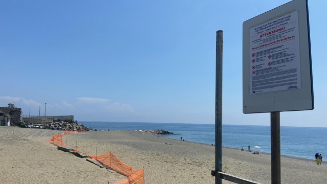 Savona, spiaggia libera del Prolungamento aperta a met&agrave; ... &copy; Creative Commons