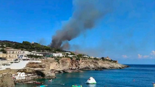 Spento incendio a Santa Cesarea, numerosi i lanci d'acqua ... &copy; Creative Commons