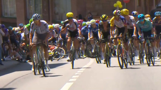 La caduta di Bruno Armirail - &copy; Screenshot Eurosport