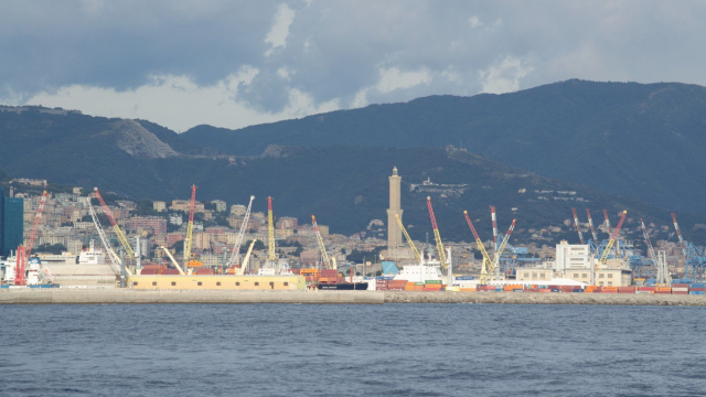 Lavorare in porto - Autorit&agrave; di Sistema Portuale Mar Ligure ... &copy; Creative Commons