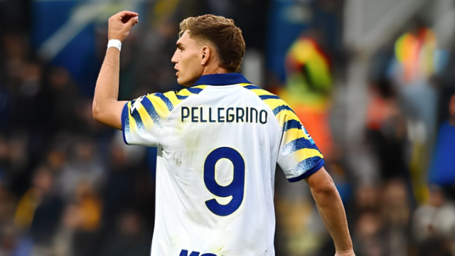 M. Pellegrino con la maglia del Parma profilo Instagram @mateopellegrino_