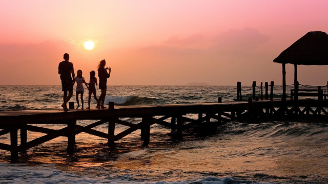 Oroscopo, al mare con la famiglia &copy; Pixabay