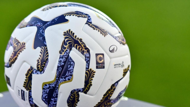 Pallone della Serie C - &copy; FcCrotone