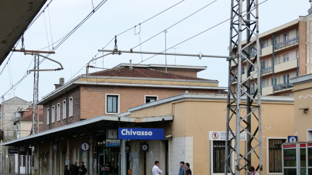 Stazione di Chivasso - Wikipedia &copy; Creative Commons
