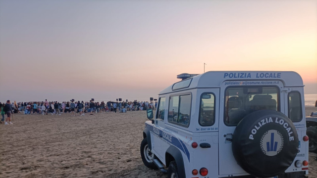 Controlli sul litorale di Riccione: la Polizia locale presidia ... &copy; Creative Commons