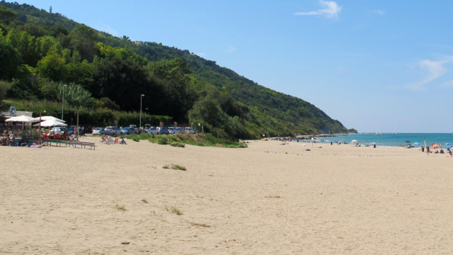 Spiaggia di Pesaro, Marche: spiagge italiane su trovaspiagge.it &copy; Creative Commons