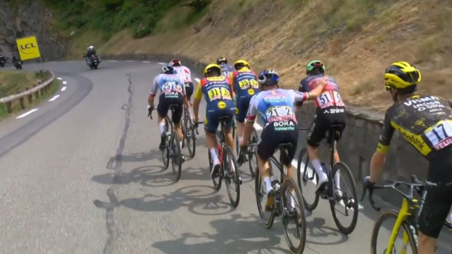 Remco Evenepoel sulla salita finale - &copy; Screenshot Eurosport