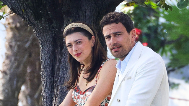 Theo James sul set di The Gentlemen 2, sul Lago Maggiore, con ... &copy; Creative Commons