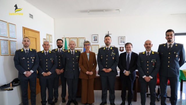 Visita del Prefetto di Crotone alla caserma "Pirillo" della ... &copy; Creative Commons