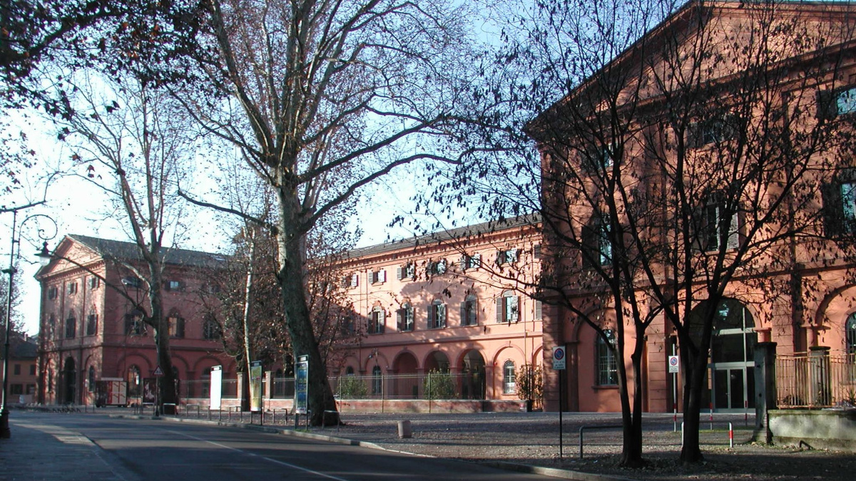 Photo: it.blastingnews.com File:Reggio emilia foro boario uni.jpg - Wikipedia © Creative Commons