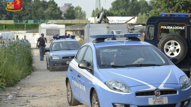 Controllo congiunto nel campo nomadi in via Bassette - Questura di ... &copy; Creative Commons