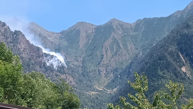Premana, ancora attivo l'incendio sopra l'Alpe Caprecolo &copy; Creative Commons